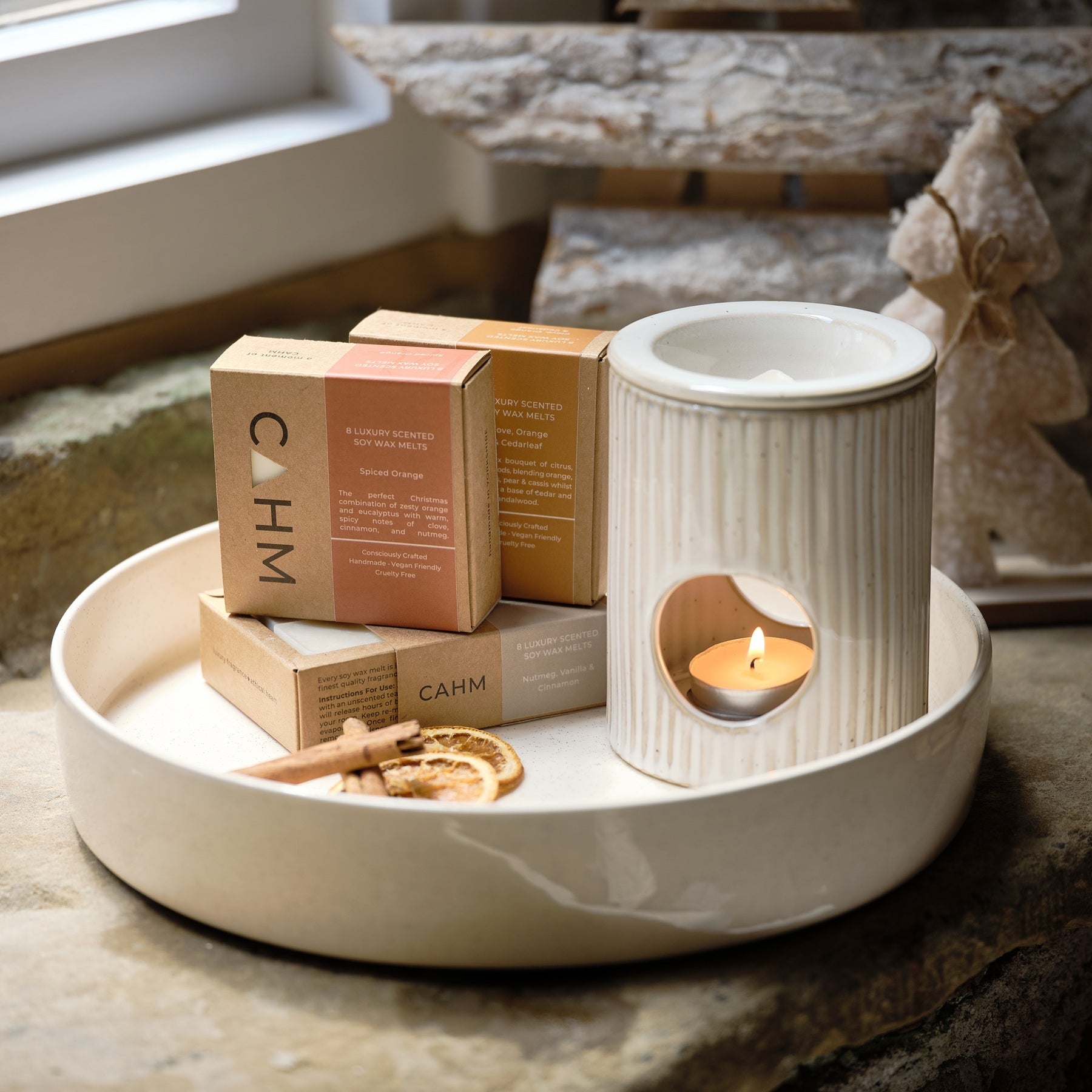 Cahm Nutmeg, Vanilla and Cinnamon soya wax melt box, additional product view