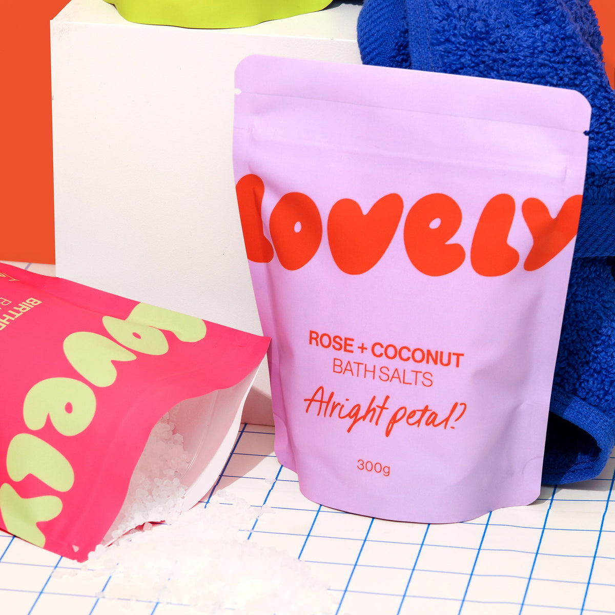 Rose and Coconut bath salts with towels