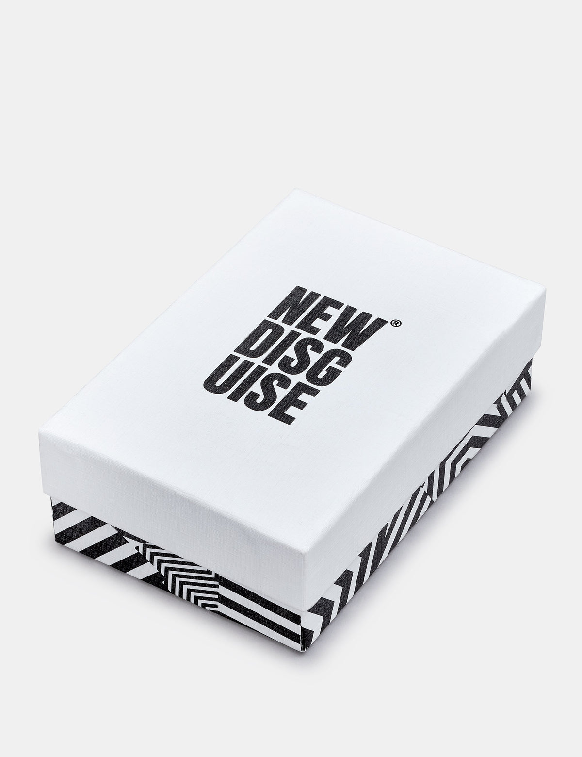 Nolan Card Holder in rose pink, with its New Disguise gift box