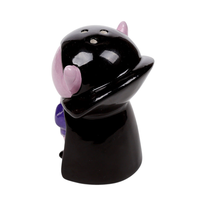 Back view of the Dracula shaker showing the black cape