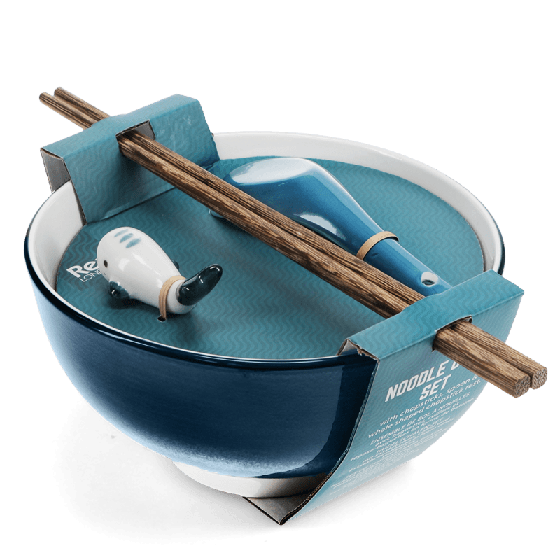 Ceramic bowl set with blue whale pattern detail