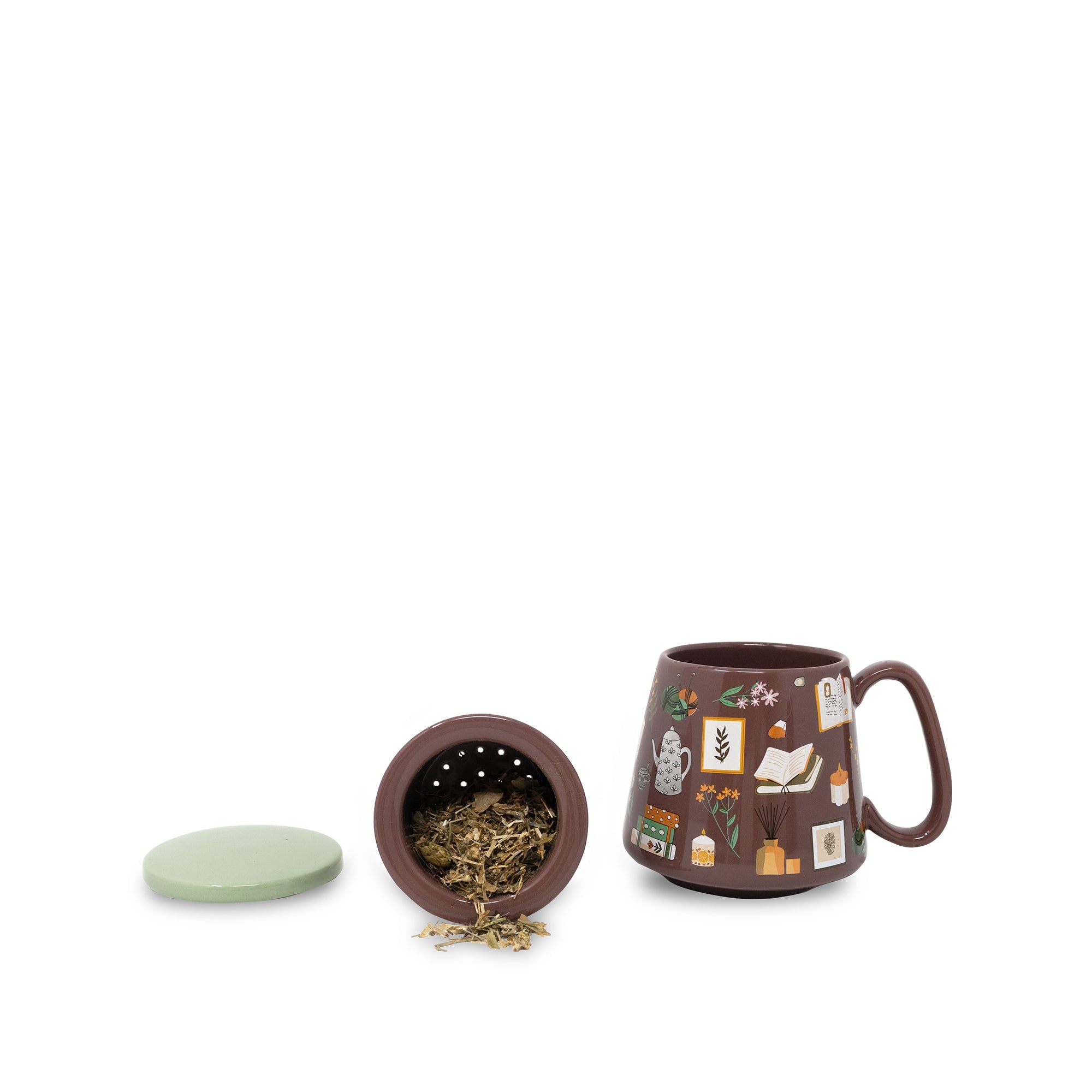 Tea infuser mug with strainer full of loose leaf tea and lid